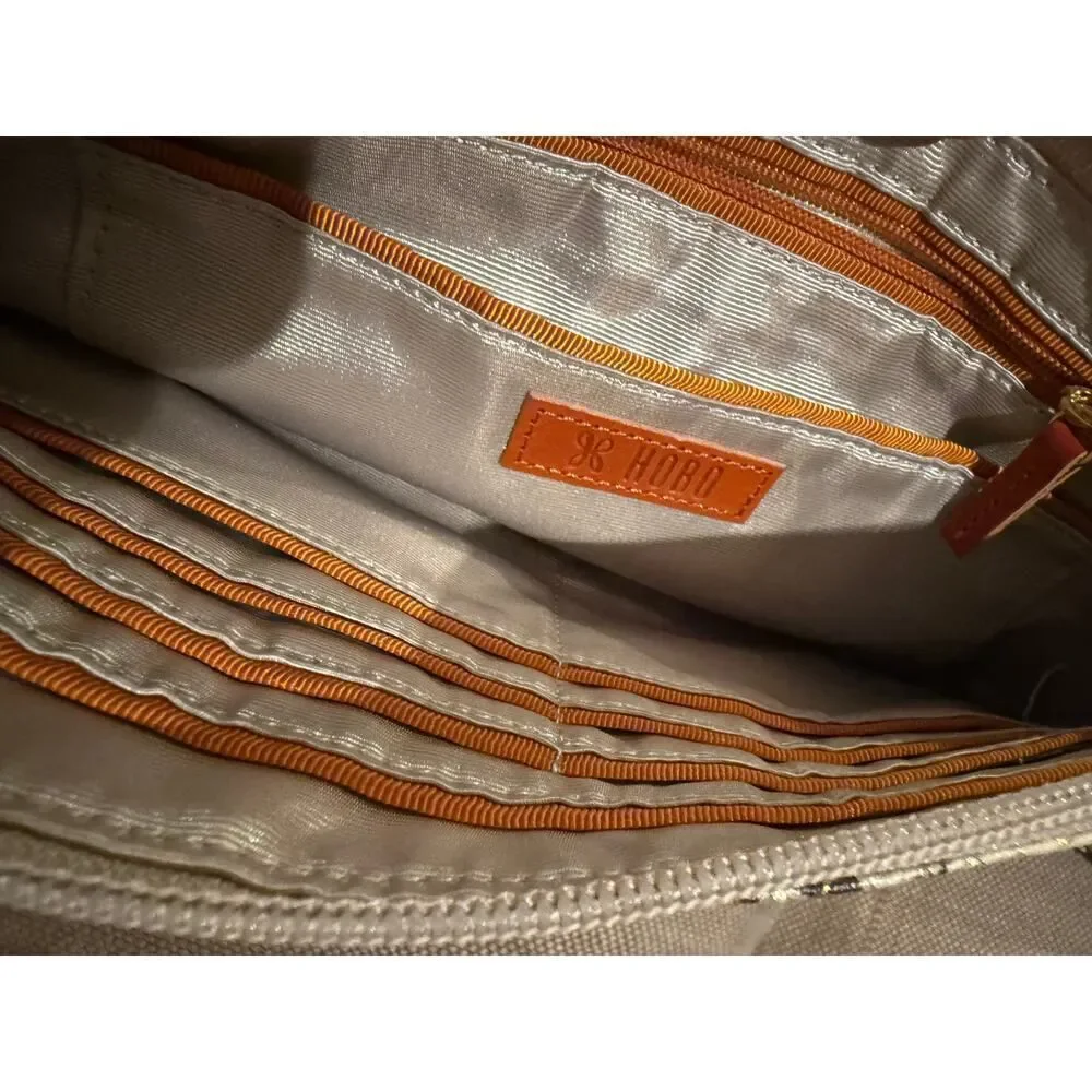 HOBO vida clutch